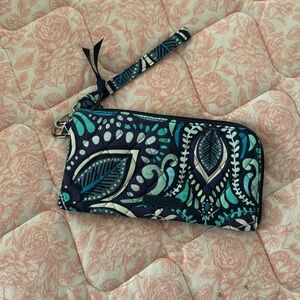 Vera Bradley wristlet/phone holder